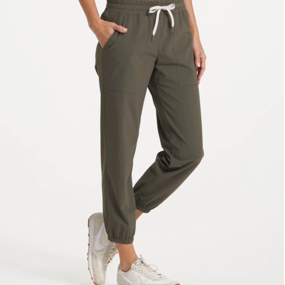 Vuori Olive Green Weekend Jogger Sweatpants Relaxed Fit Tapered Design in Kale